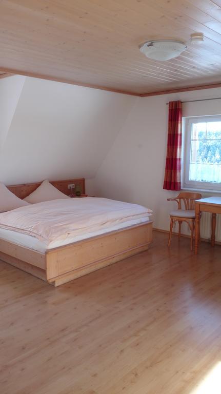 Pension Forsthaus Taele - Das Gaestehaus Vom Schwarzwaldgasthaus Salenhof Титизее-Нойщат Екстериор снимка