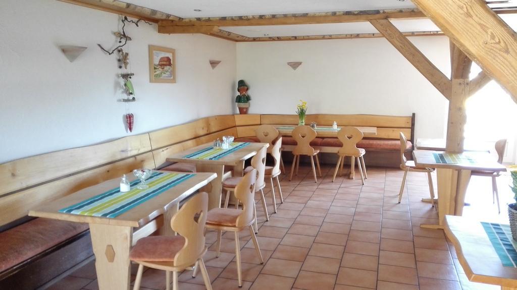 Pension Forsthaus Taele - Das Gaestehaus Vom Schwarzwaldgasthaus Salenhof Титизее-Нойщат Екстериор снимка
